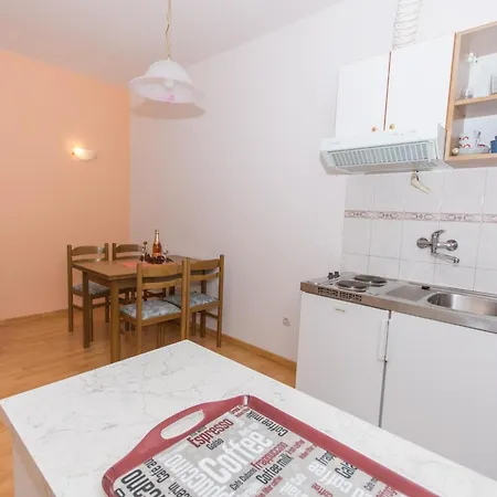 Mastelic 1 Apartment